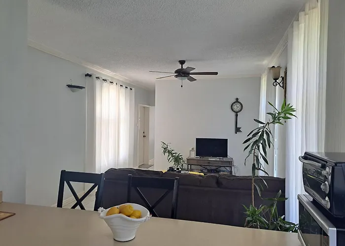 Ivory Tower Apartment *